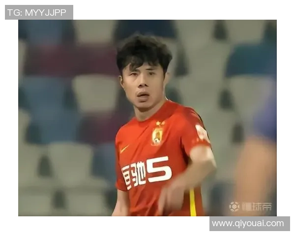 穿11号球服的足球传奇人物与历史瞬间回顾